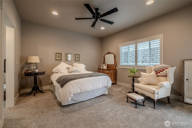 211 21st Street NW, East Wenatchee, WA 98802