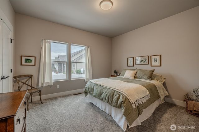 211 21st Street NW, East Wenatchee, WA 98802