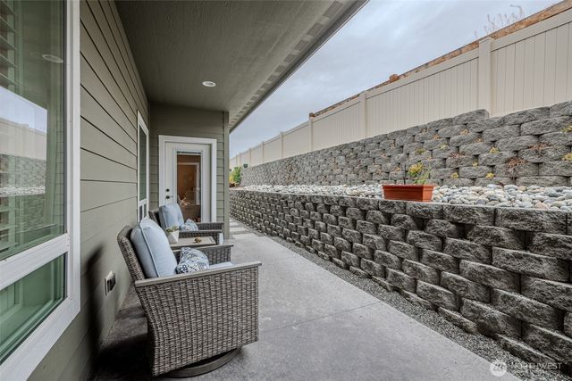 211 21st Street NW, East Wenatchee, WA 98802