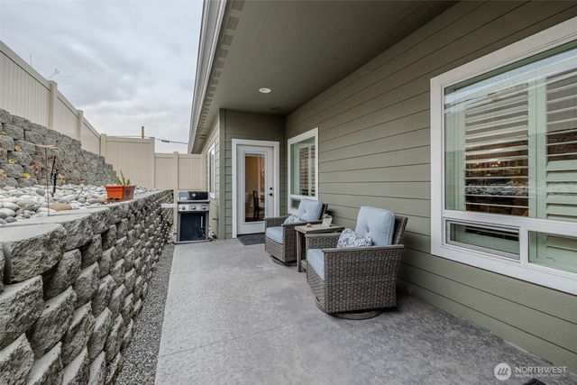 211 21st Street NW, East Wenatchee, WA 98802