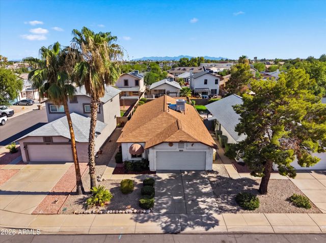 8839 W BLUEFIELD Avenue, Peoria, AZ 85382