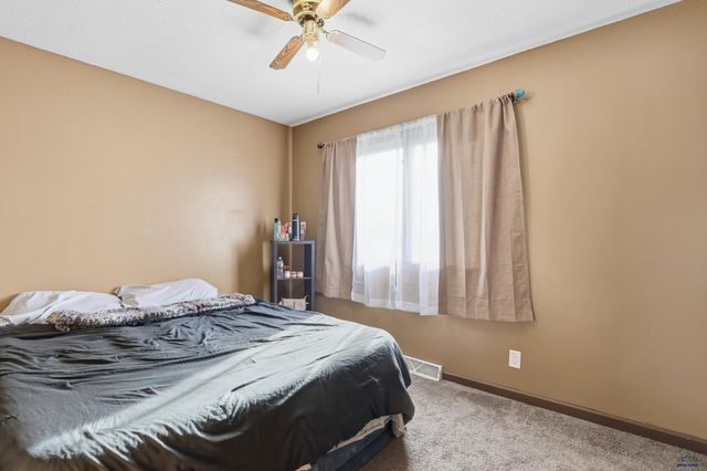 19 SURFWOOD DR, Rapid City, SD 57701