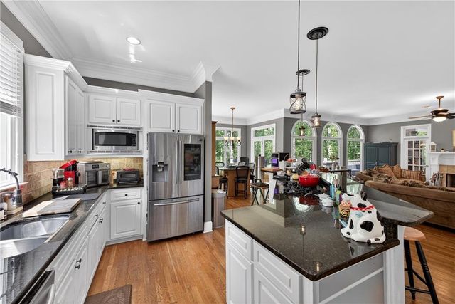 1029 Laurel Grove Court, Suwanee, GA 30024