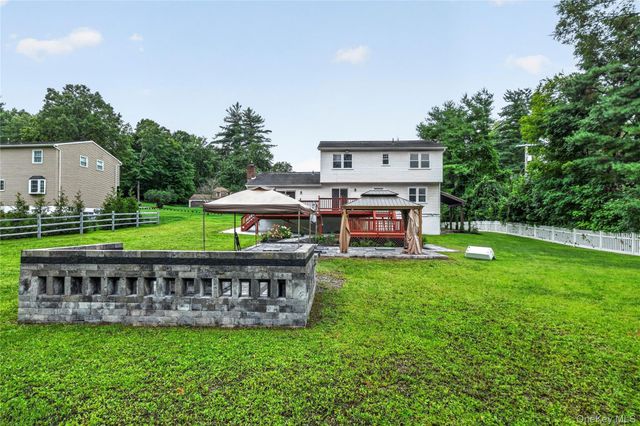 2 Pellbridge Drive, Hopewell Junction, NY 12533