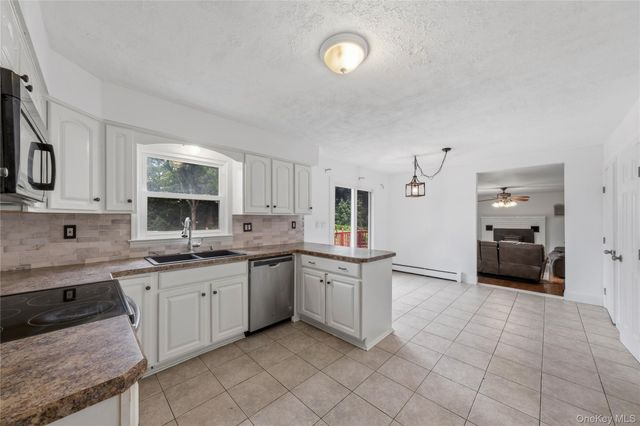 2 Pellbridge Drive, Hopewell Junction, NY 12533