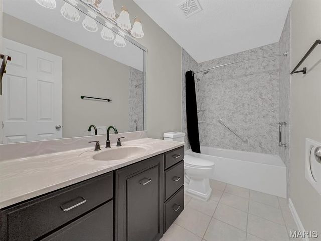 9463 Easy Street, Hillsboro, MO 63050