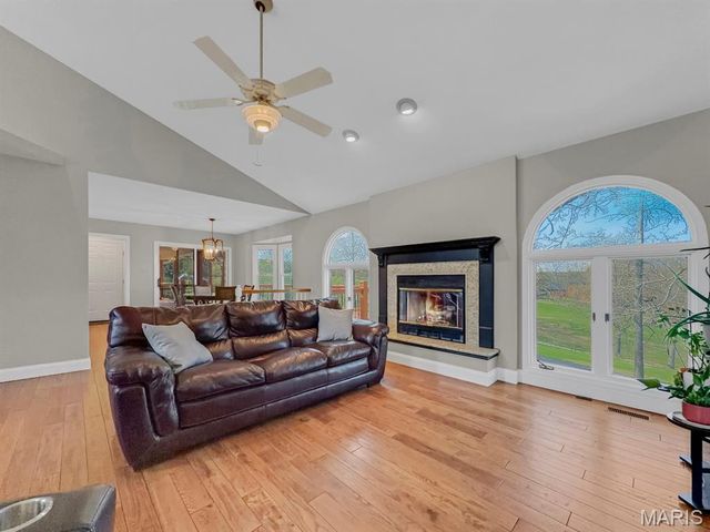 9463 Easy Street, Hillsboro, MO 63050