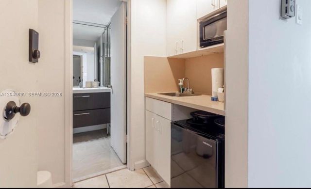 5445 Collins Ave 1108, Miami Beach, FL 33140