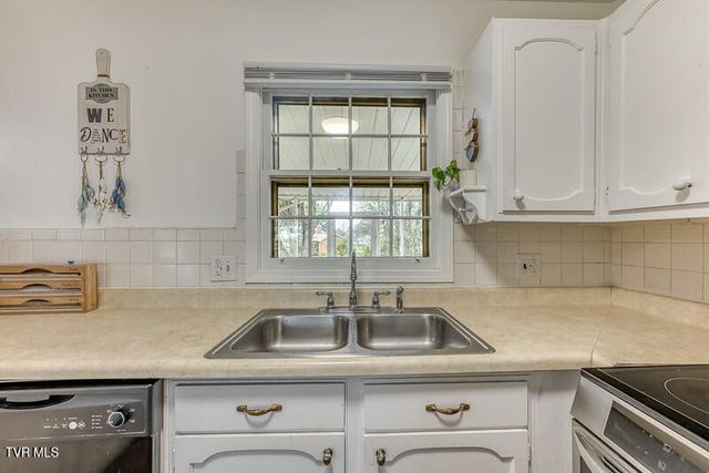 1805 Broadmoor Road, Johnson City, TN 37604