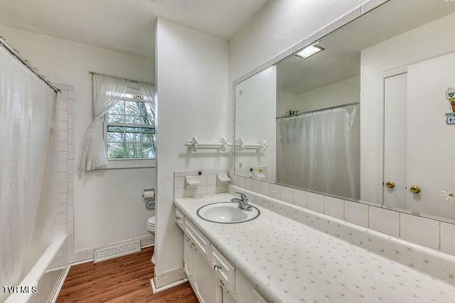 1805 Broadmoor Road, Johnson City, TN 37604