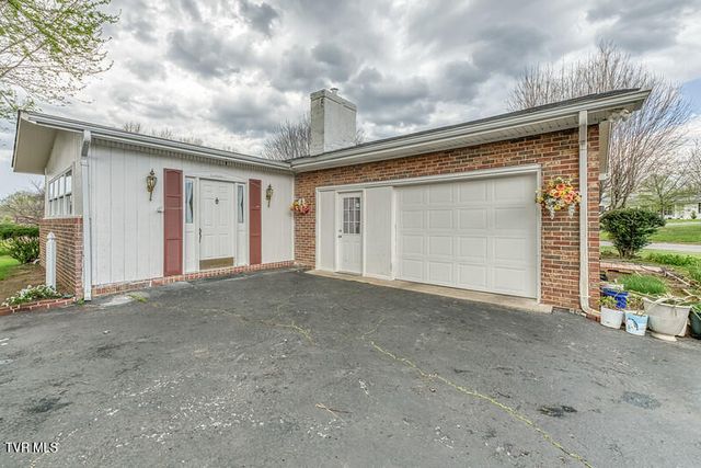 1805 Broadmoor Road, Johnson City, TN 37604