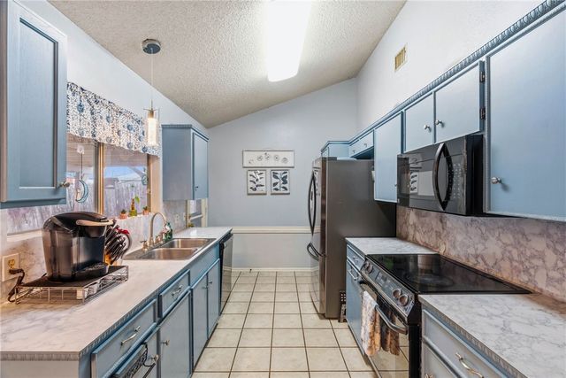 6434 Revolution Dr, Corpus Christi, TX 78413