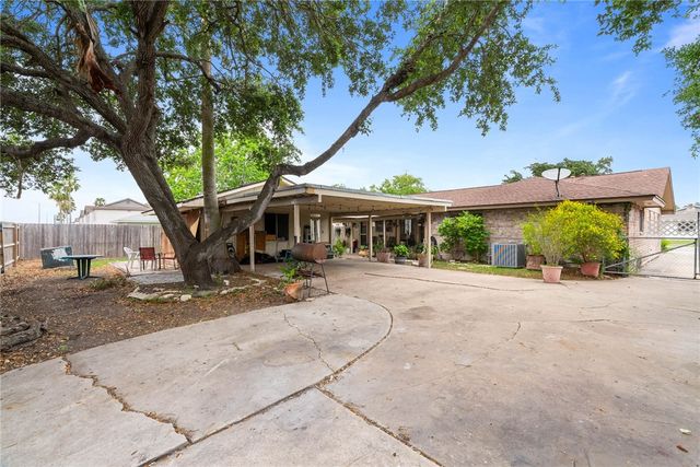 6434 Revolution Dr, Corpus Christi, TX 78413