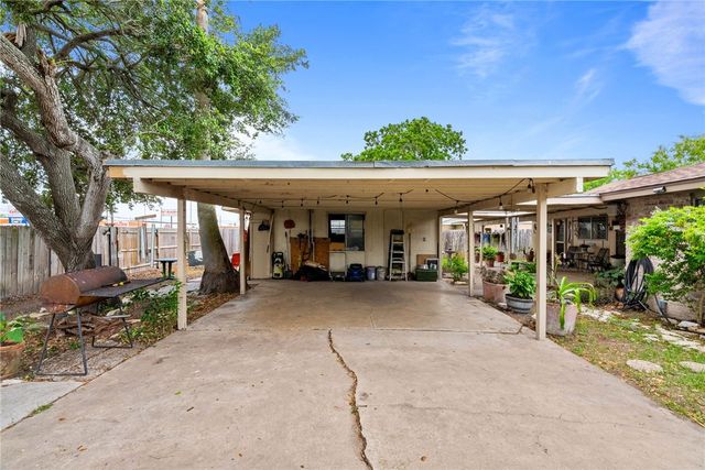 6434 Revolution Dr, Corpus Christi, TX 78413