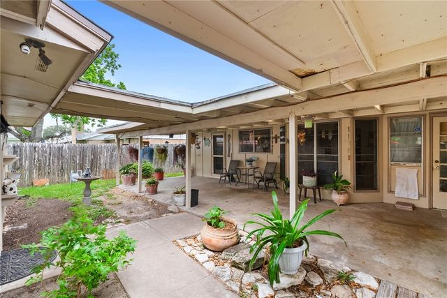 6434 Revolution Dr, Corpus Christi, TX 78413