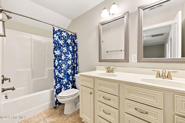 1676 Cambria Drive B, Greenville, NC 27834