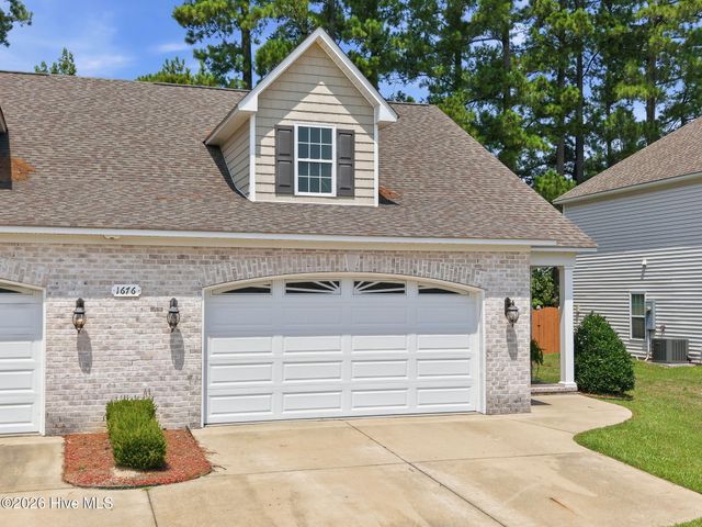 1676 Cambria Drive B, Greenville, NC 27834