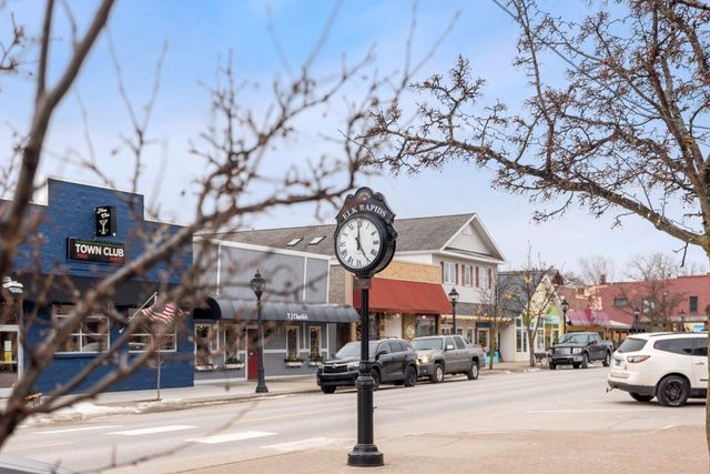142 Charles Street, Elk Rapids, MI 49629