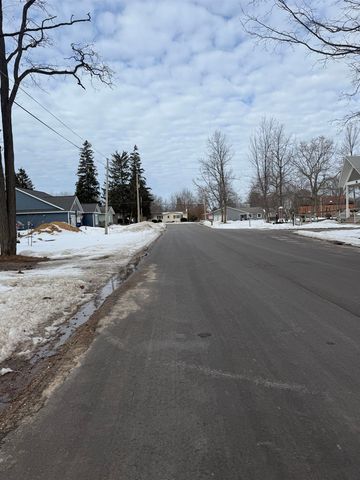 142 Charles Street, Elk Rapids, MI 49629