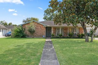 350 Coach Lamp Lane, Houston, TX 77060