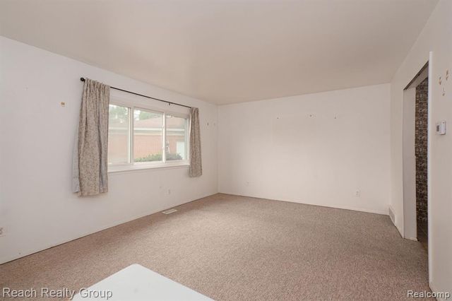 200 Clinton River Court, Mount Clemens, MI 48043