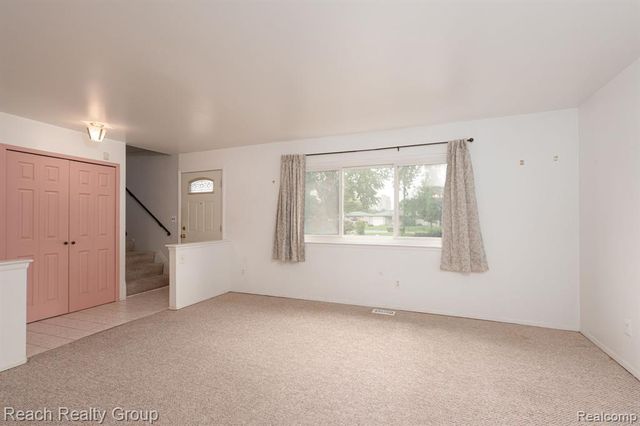 200 Clinton River Court, Mount Clemens, MI 48043