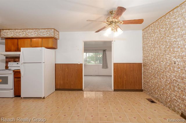 200 Clinton River Court, Mount Clemens, MI 48043