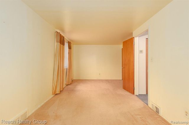 200 Clinton River Court, Mount Clemens, MI 48043