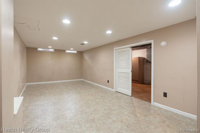200 Clinton River Court, Mount Clemens, MI 48043
