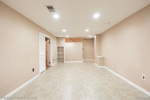200 Clinton River Court, Mount Clemens, MI 48043