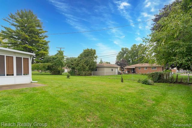 200 Clinton River Court, Mount Clemens, MI 48043