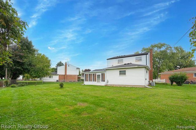 200 Clinton River Court, Mount Clemens, MI 48043