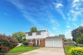 200 Clinton River Court, Mount Clemens, MI 48043