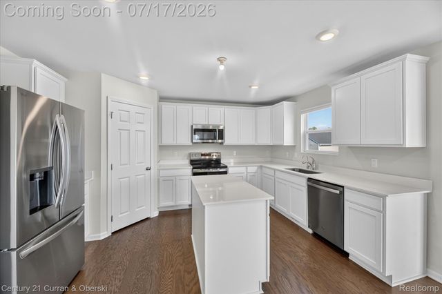 8404 Capstone Drive, White Lake Charter Township, MI 48386