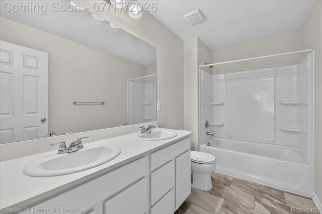 8404 Capstone Drive, White Lake Charter Township, MI 48386