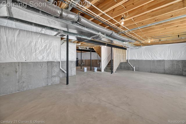 8404 Capstone Drive, White Lake Charter Township, MI 48386