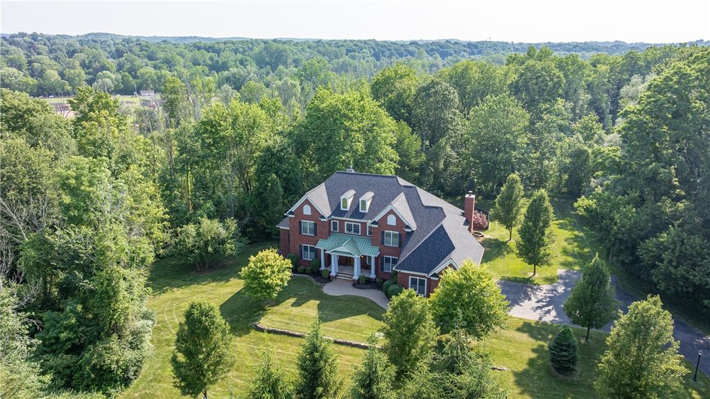 43 Lyndon Road, Perinton, NY 14450