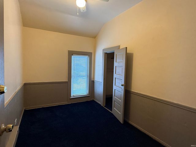 927 S Main Street, Kendallville, IN 46755