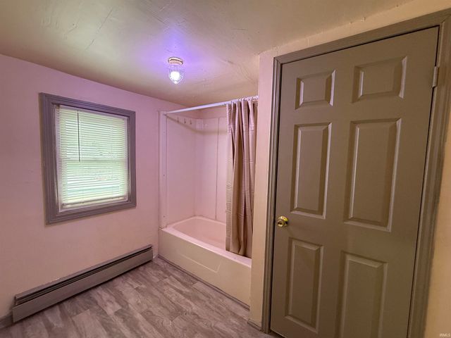 927 S Main Street, Kendallville, IN 46755