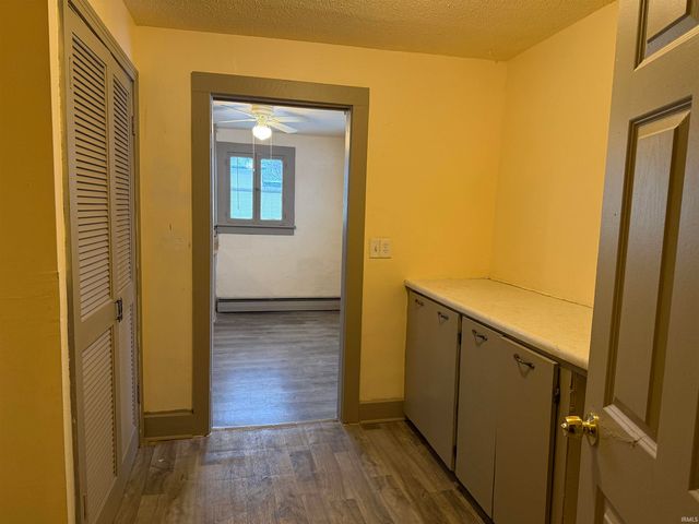 927 S Main Street, Kendallville, IN 46755