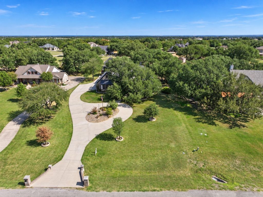 1729 Bent Tree Court, Granbury, TX 76049 — photo 2