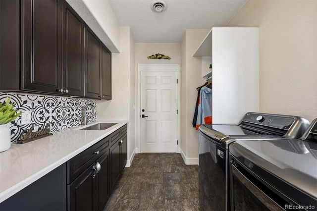 2431 S Xenon Way, Lakewood, CO 80228