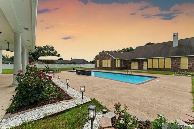 37258 Perkins Rd, Prairieville, LA 70769