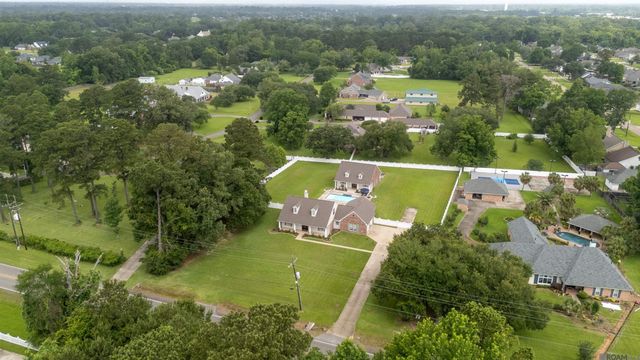 37258 Perkins Rd, Prairieville, LA 70769
