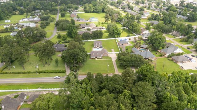 37258 Perkins Rd, Prairieville, LA 70769