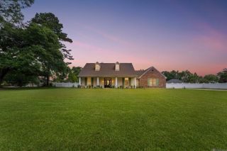 37258 Perkins Rd, Prairieville, LA 70769
