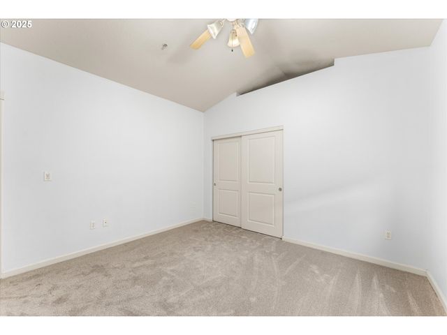 1050 Sw 170TH Ave 201, Beaverton, OR 97003