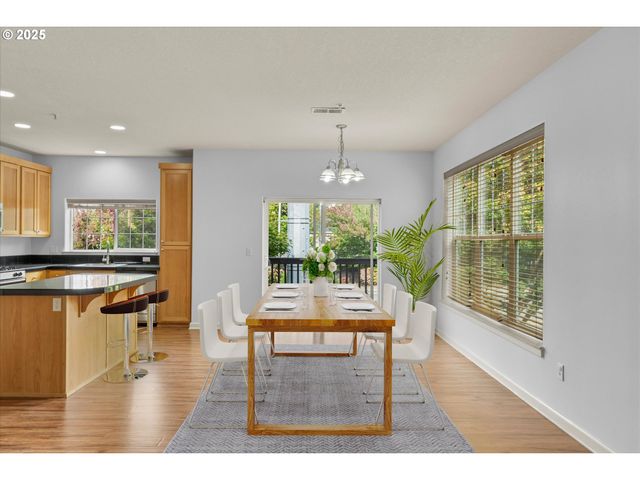 1050 Sw 170TH Ave 201, Beaverton, OR 97003