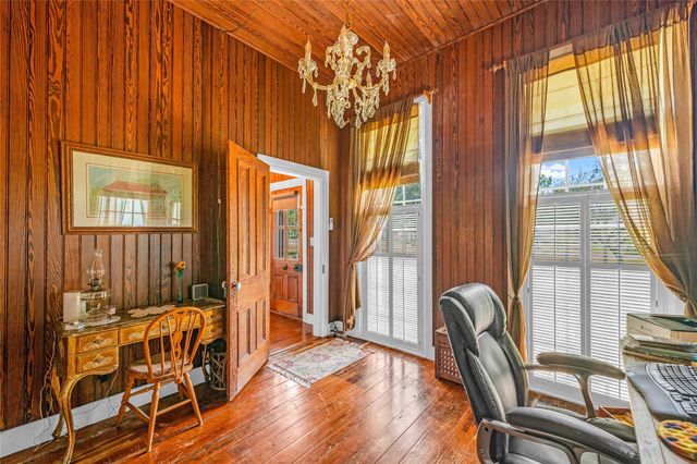 813 Nelson Avenue, Port Bolivar, TX 77650