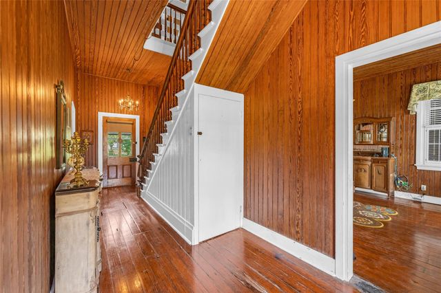 813 Nelson Avenue, Port Bolivar, TX 77650